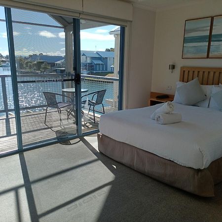 The View - Captains Cove Waterfront Resort Paynesville Exterior foto